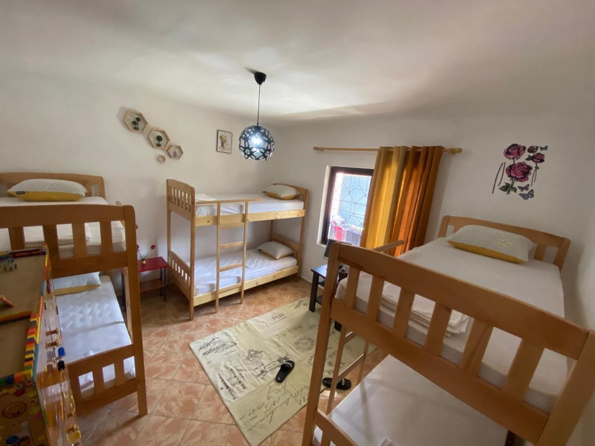 The Hood - Shkodra Backpackers Hostel Exteriér fotografie